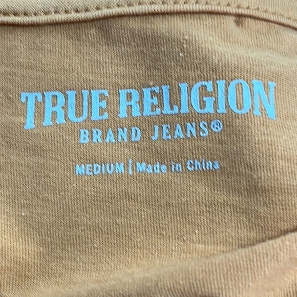 True Religion Tee Shirt Men's M Gold Black Logo Long Sleeve Stretch Knit NWT - Picture 4 of 13